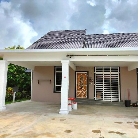 Wipah Guest House In Kampung Lundang, Kota Bharu Exterior foto